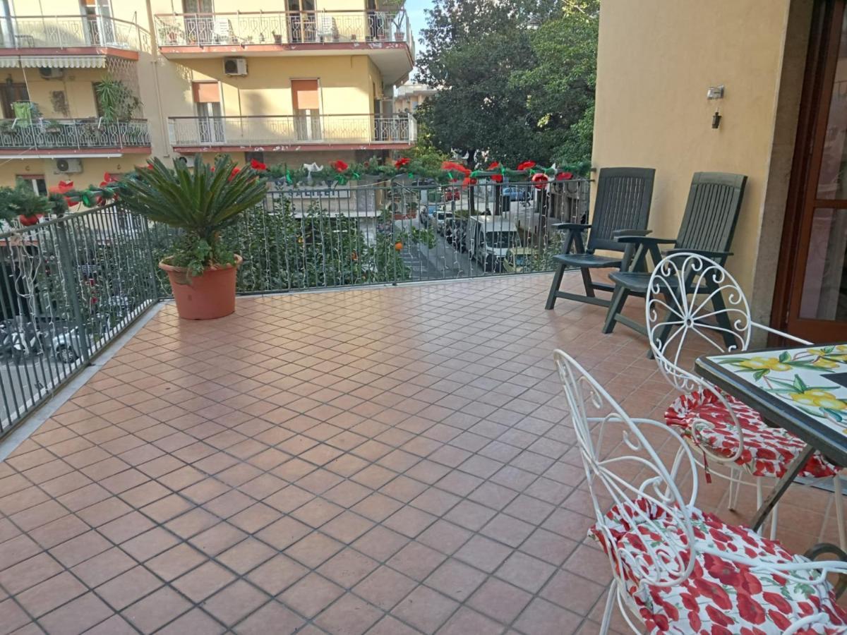 La Terrazza Di Monica & Teresa Panzió Portici Kültér fotó