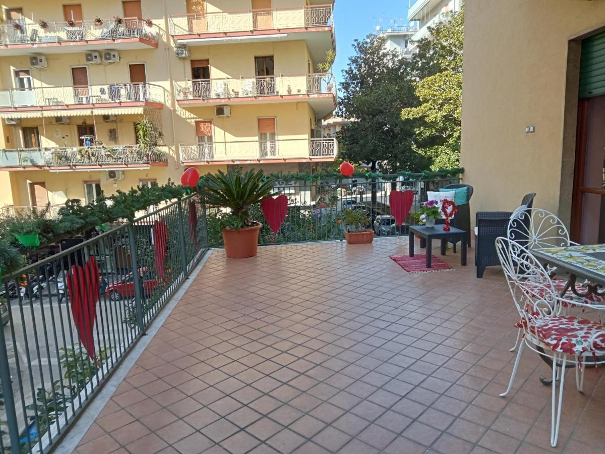 La Terrazza Di Monica & Teresa Panzió Portici Kültér fotó