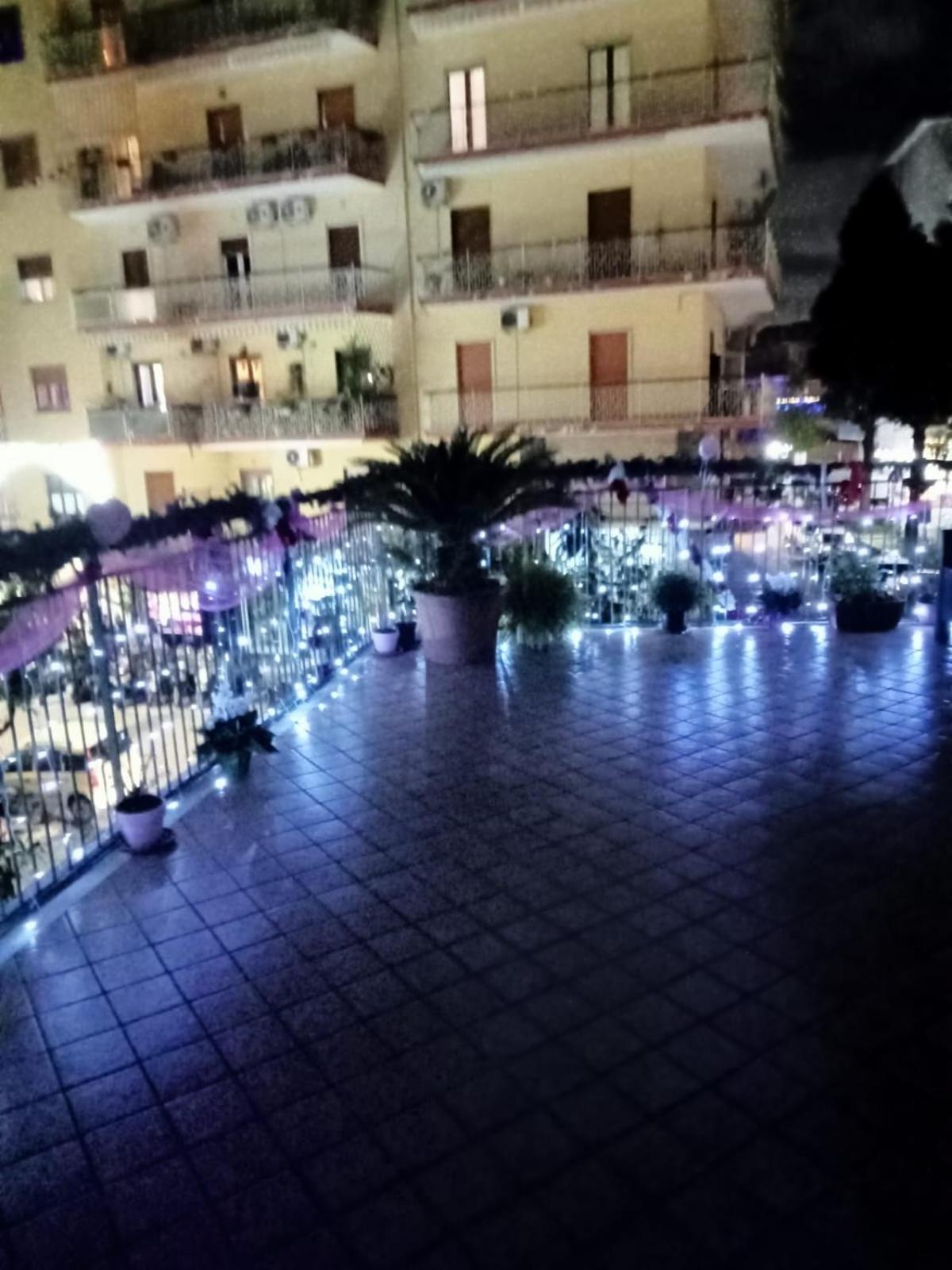 La Terrazza Di Monica & Teresa Panzió Portici Kültér fotó