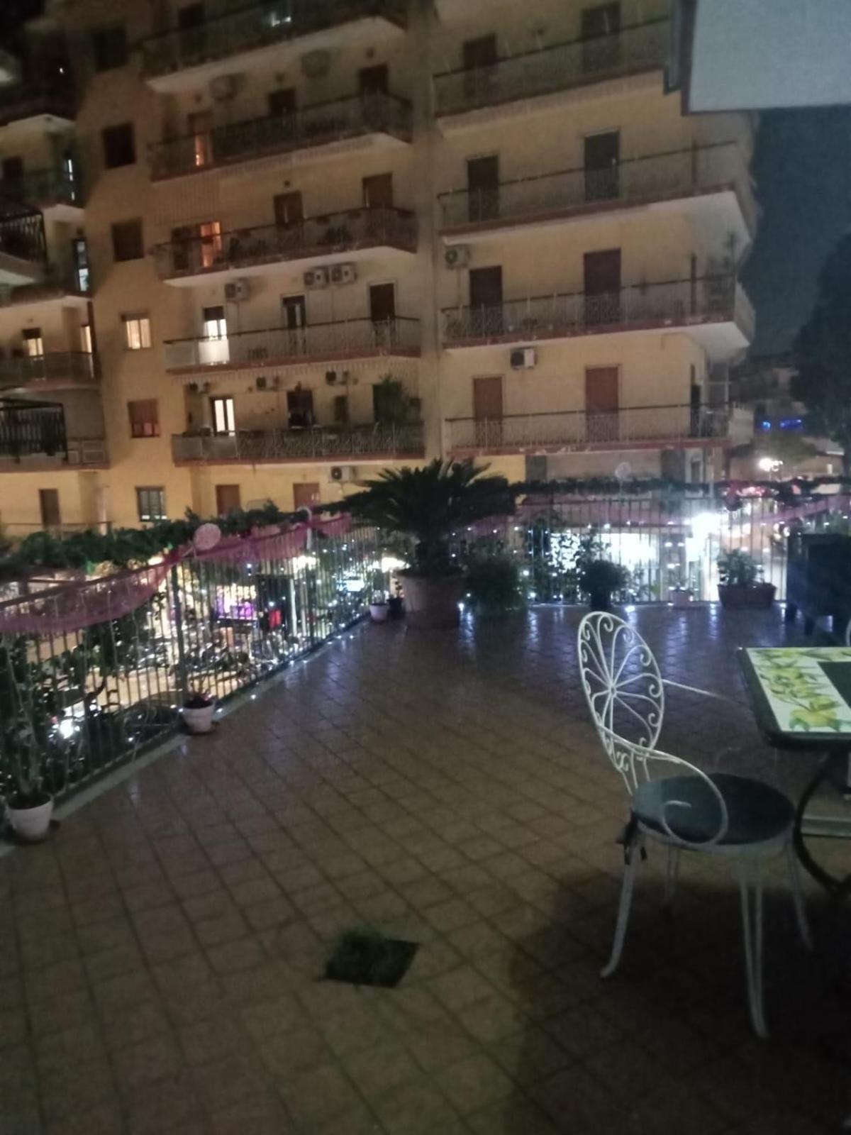 La Terrazza Di Monica & Teresa Panzió Portici Kültér fotó