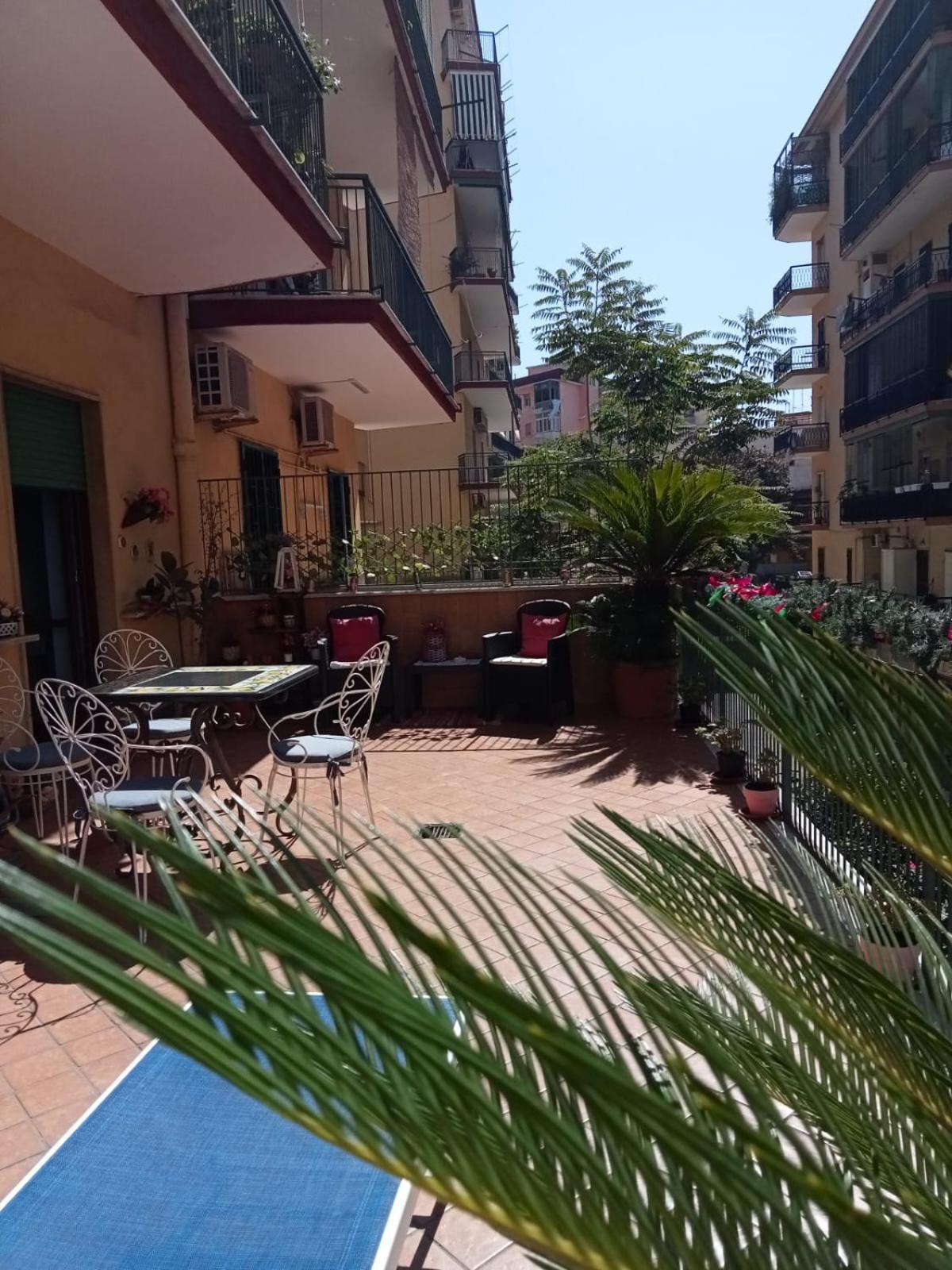 La Terrazza Di Monica & Teresa Panzió Portici Kültér fotó