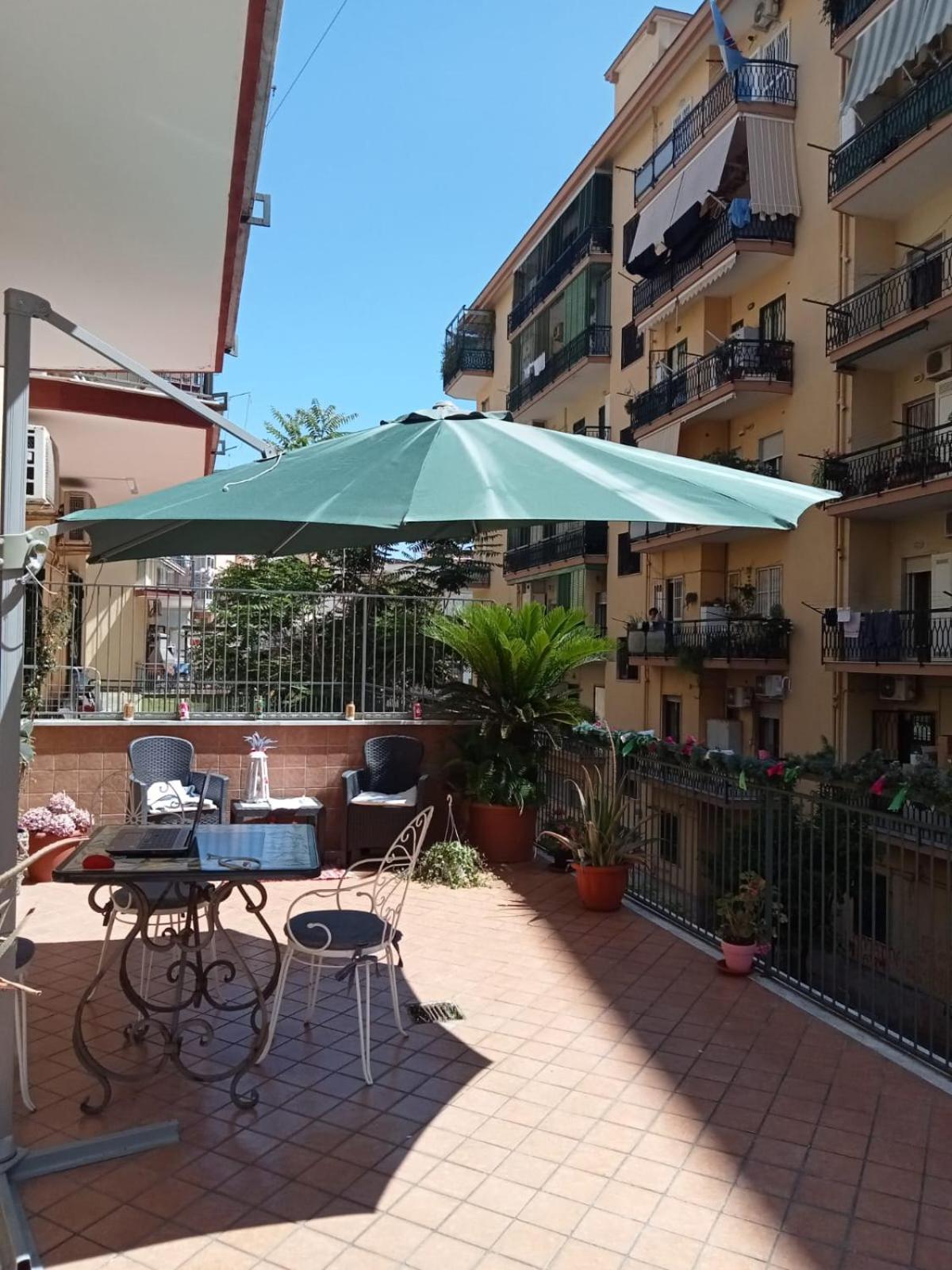 La Terrazza Di Monica & Teresa Panzió Portici Kültér fotó
