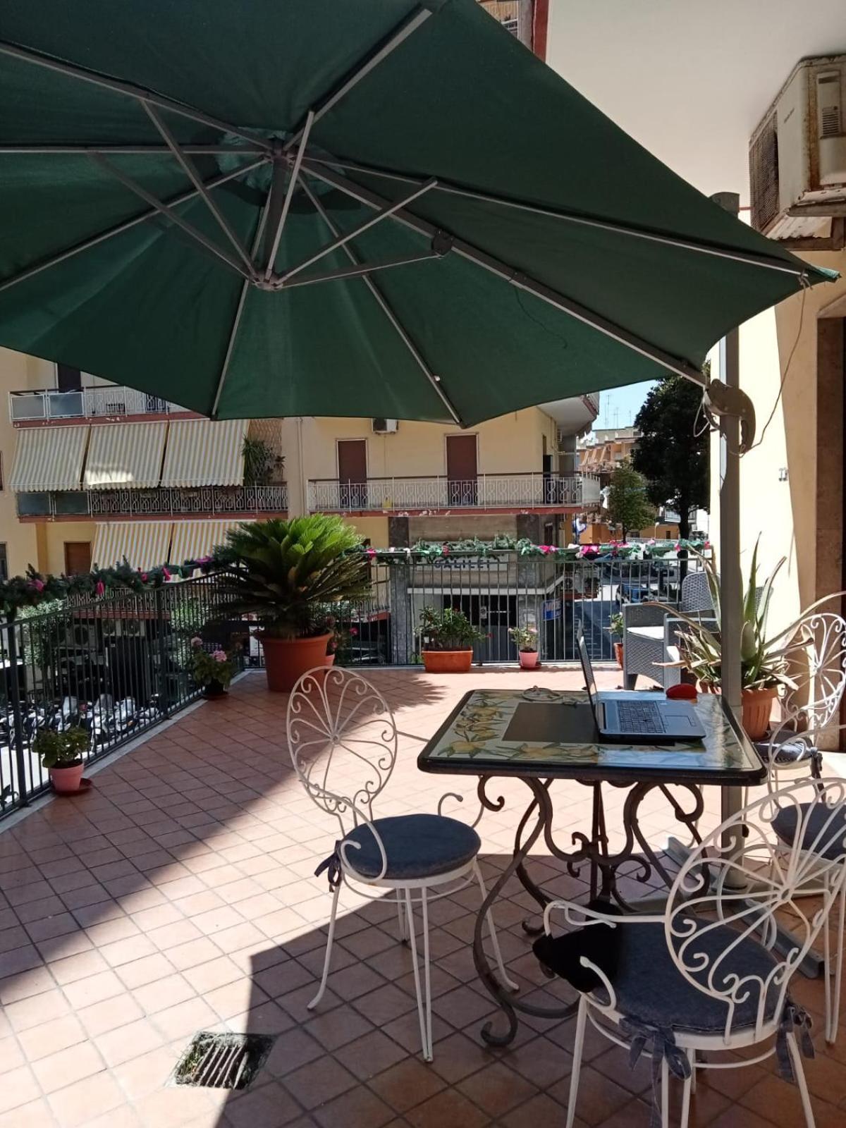 La Terrazza Di Monica & Teresa Panzió Portici Kültér fotó