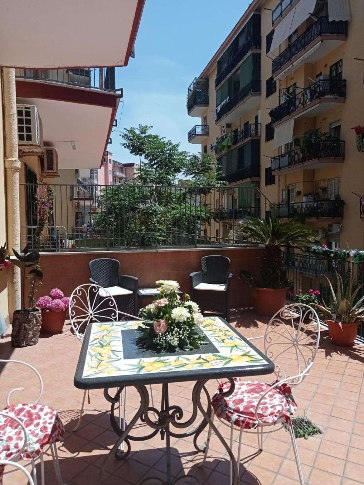 La Terrazza Di Monica & Teresa Panzió Portici Kültér fotó