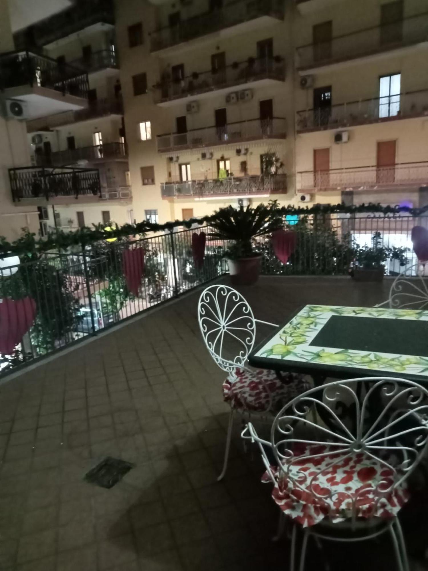 La Terrazza Di Monica & Teresa Panzió Portici Kültér fotó