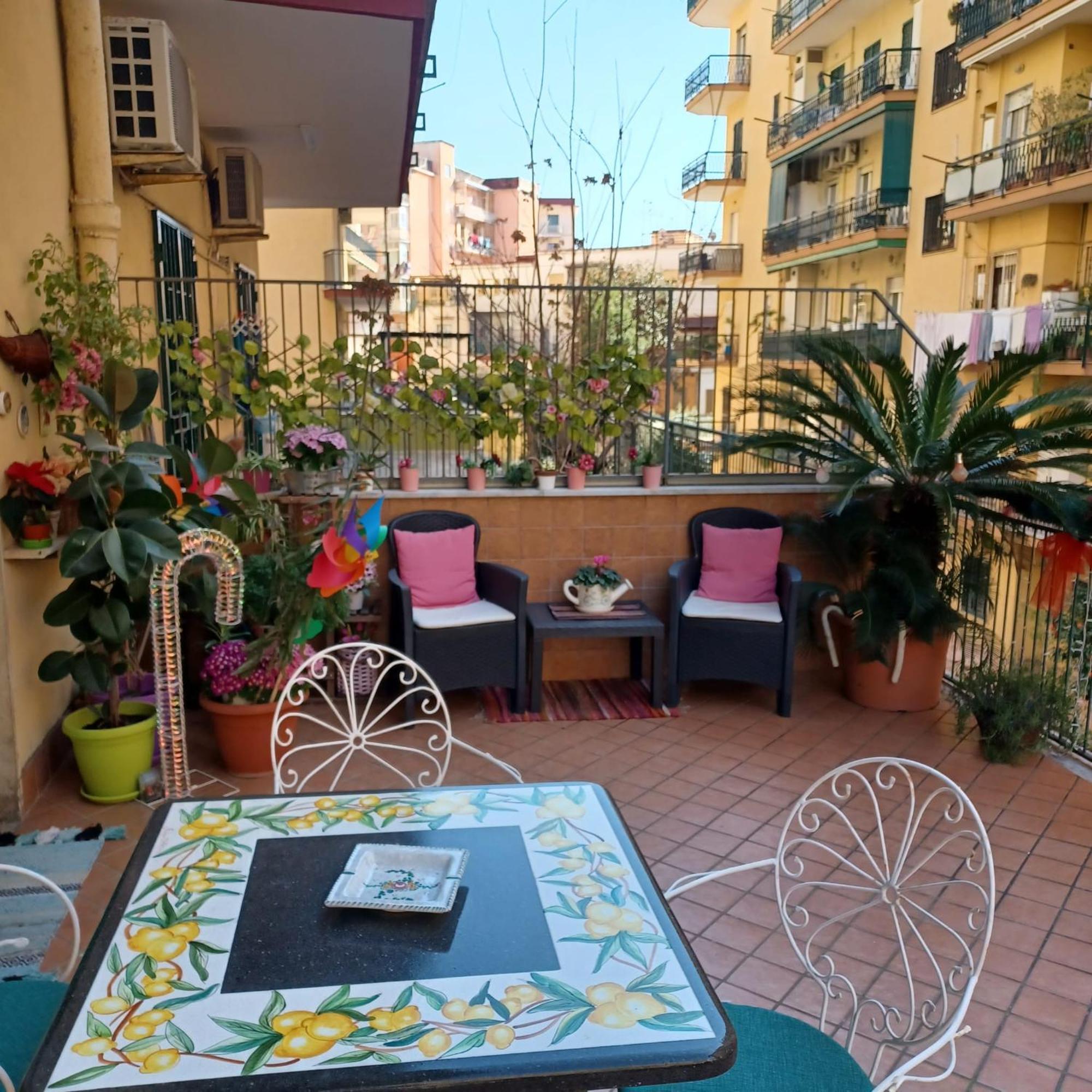 La Terrazza Di Monica & Teresa Panzió Portici Kültér fotó